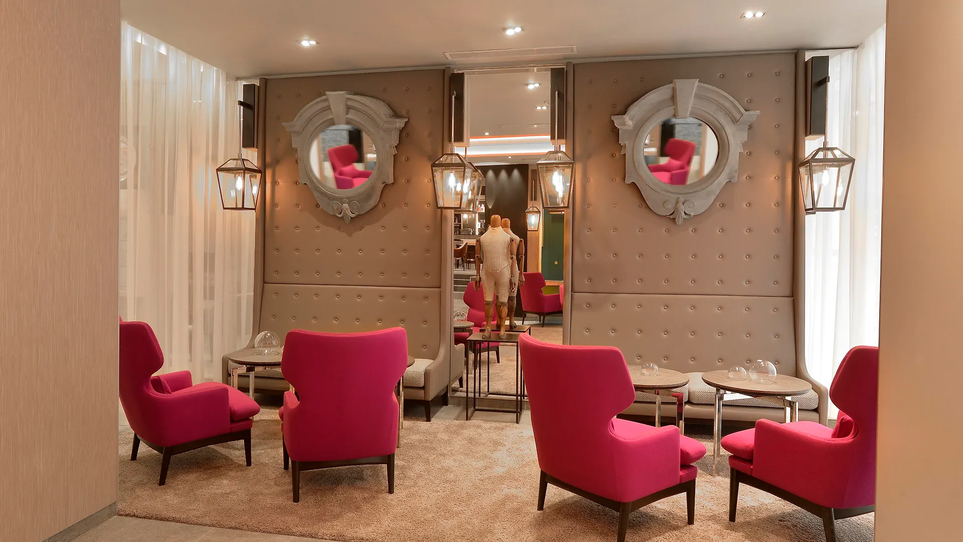 Hotel La Lanterne & By Timhotel 4*