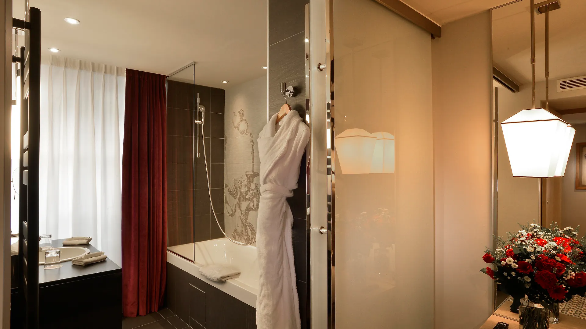 La Lanterne & By Timhotel 4*
