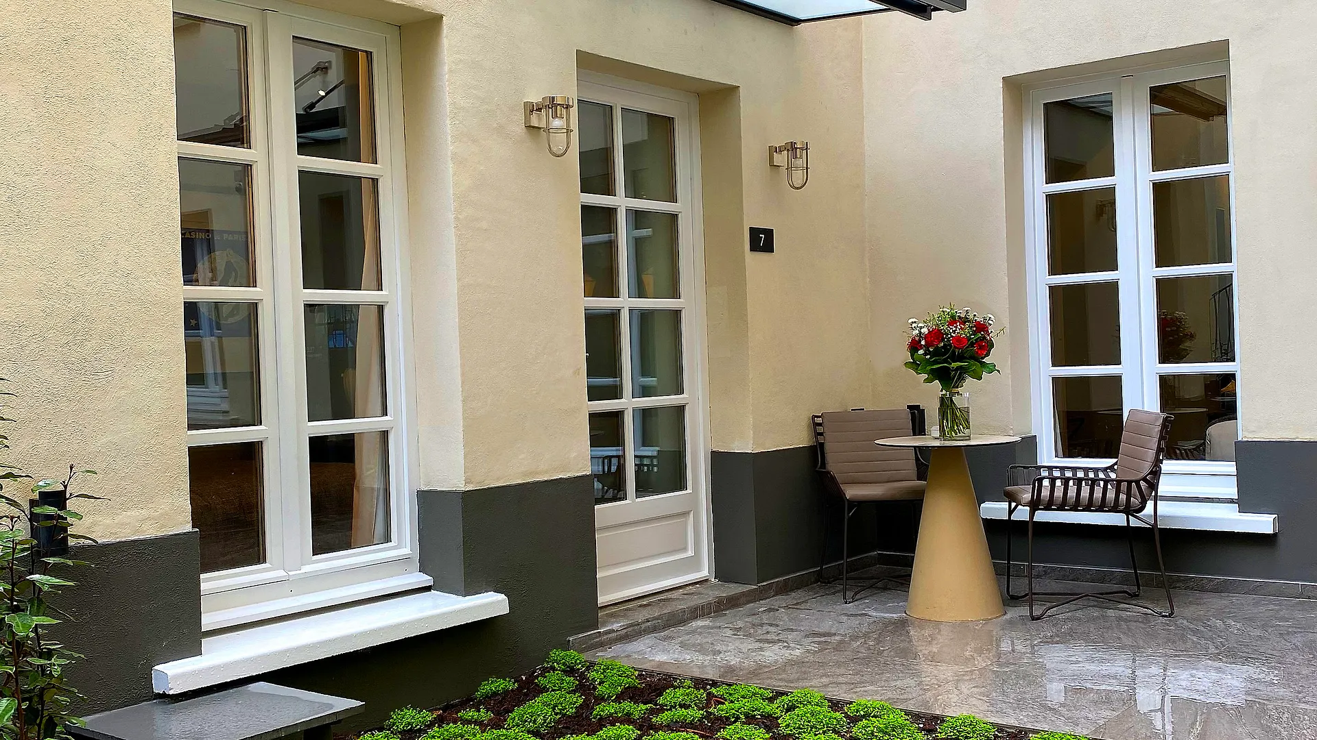 Hotel La Lanterne & By Timhotel